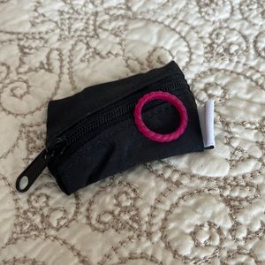 QALO Bright Pink Twist Silicone Ring